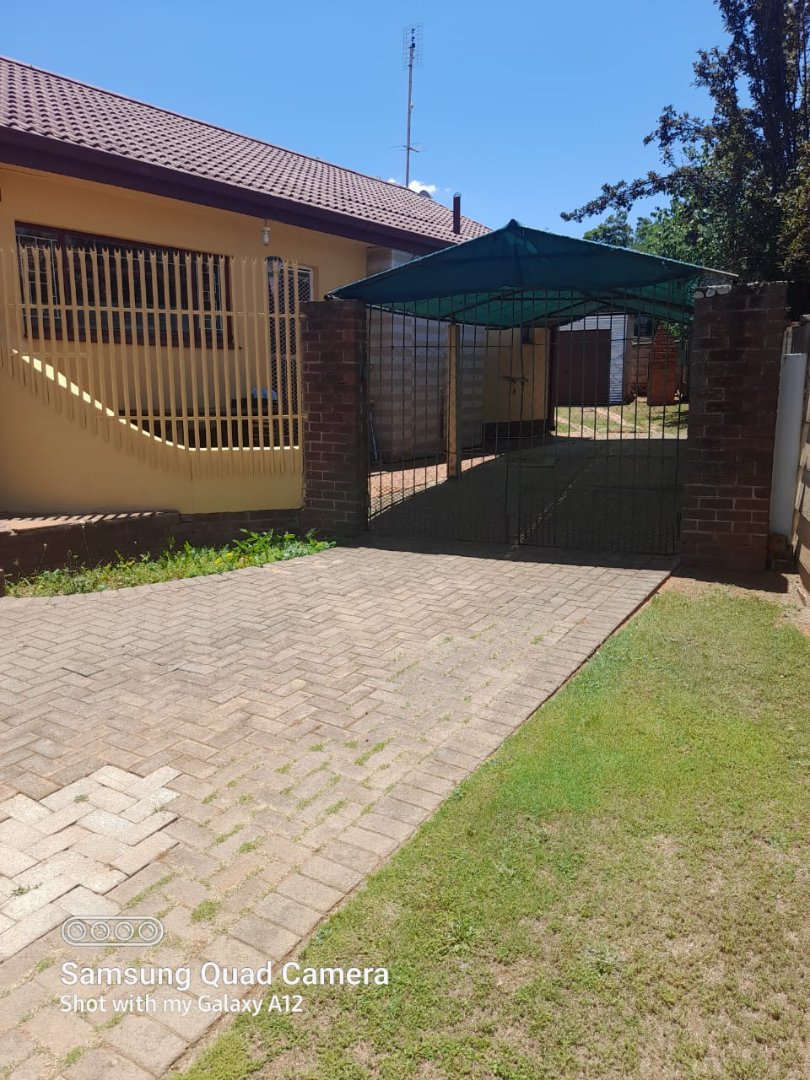 4 Bedroom Property for Sale in Uitsig Free State